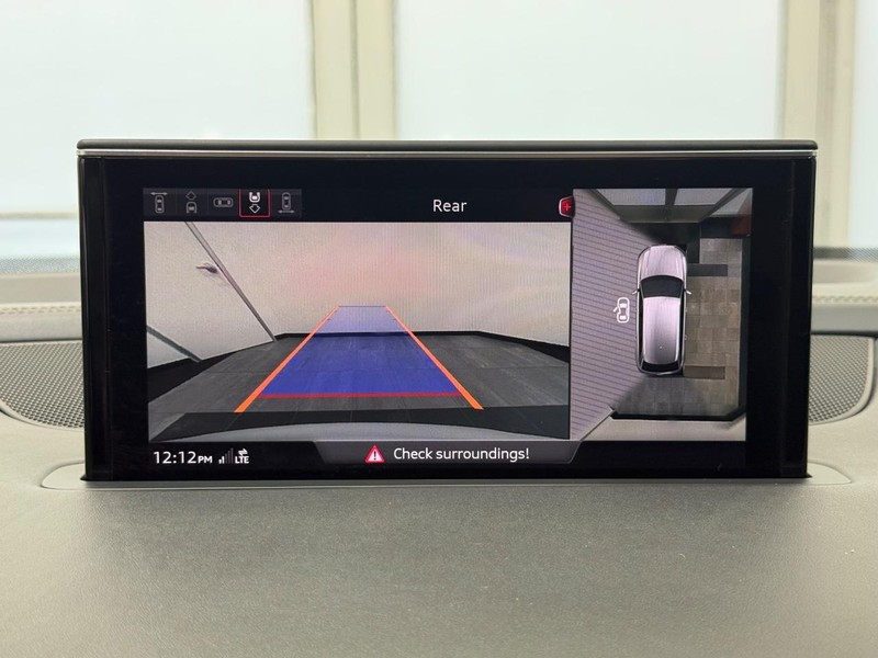 Audi Q7 Vehicle Image 18