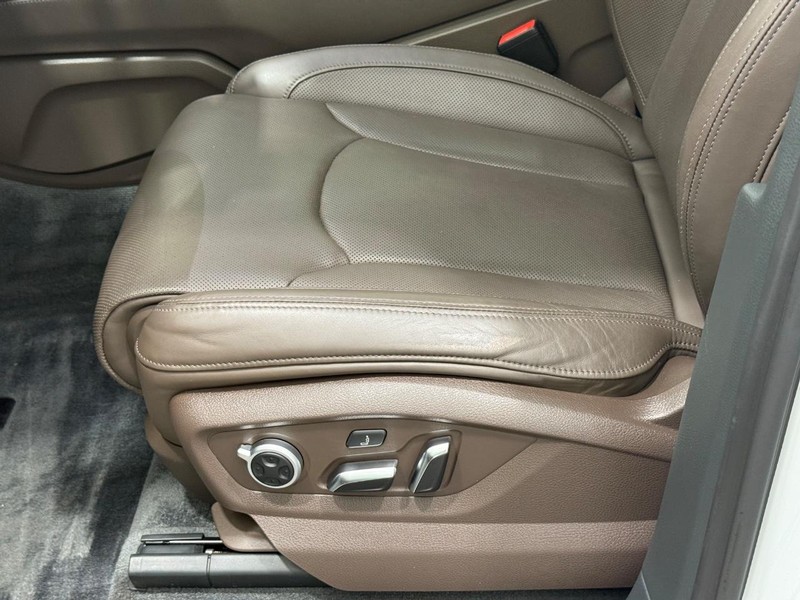 Audi Q7 Vehicle Image 21