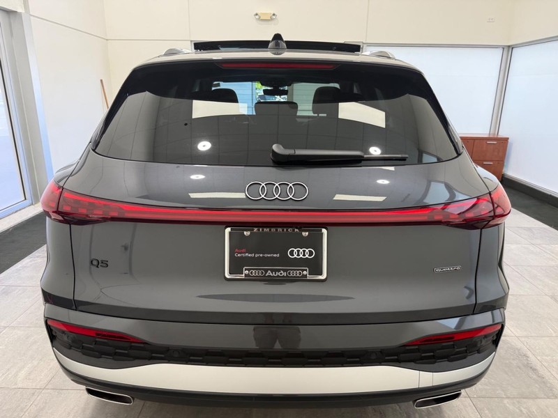 Audi Q5 Vehicle Image 3