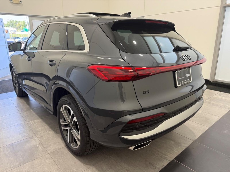 Audi Q5 Vehicle Image 4