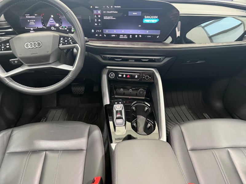 Audi Q5 Vehicle Image 9