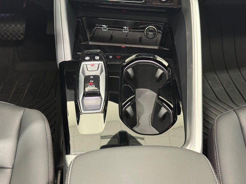 Audi Q5 Vehicle Image 11