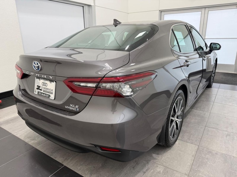 Toyota Camry Vehicle Image 2