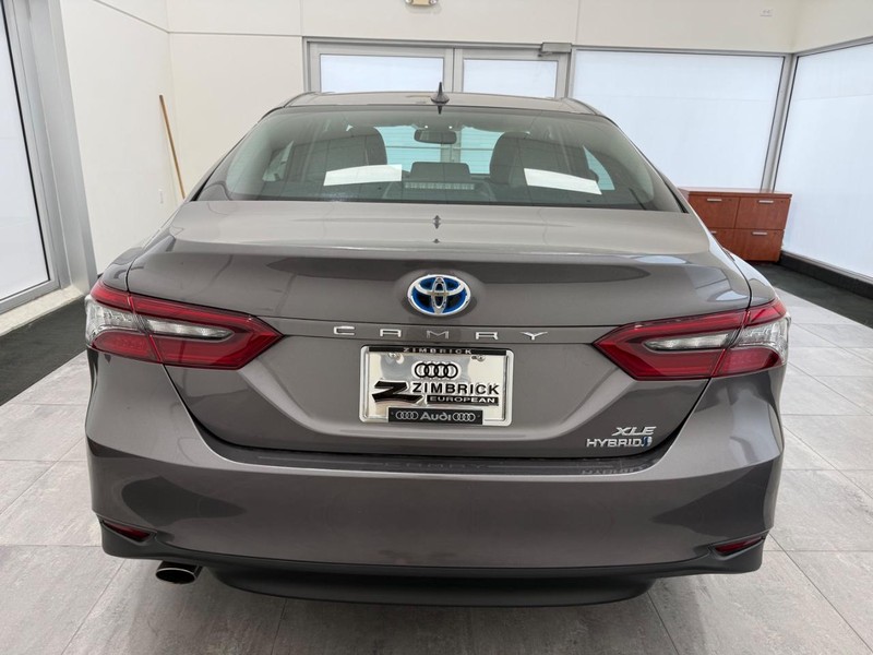 Toyota Camry Vehicle Image 3