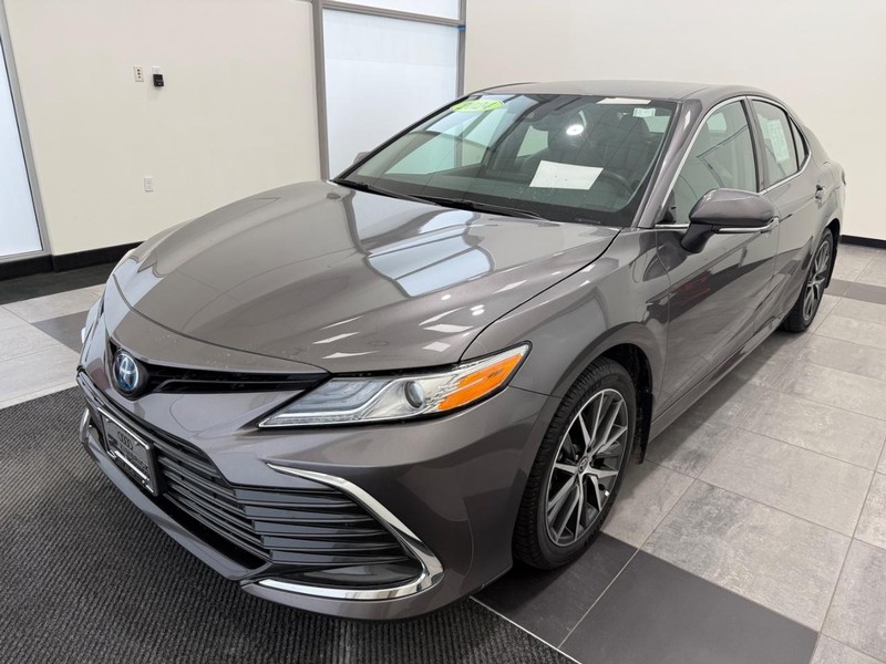 Toyota Camry Vehicle Image 6