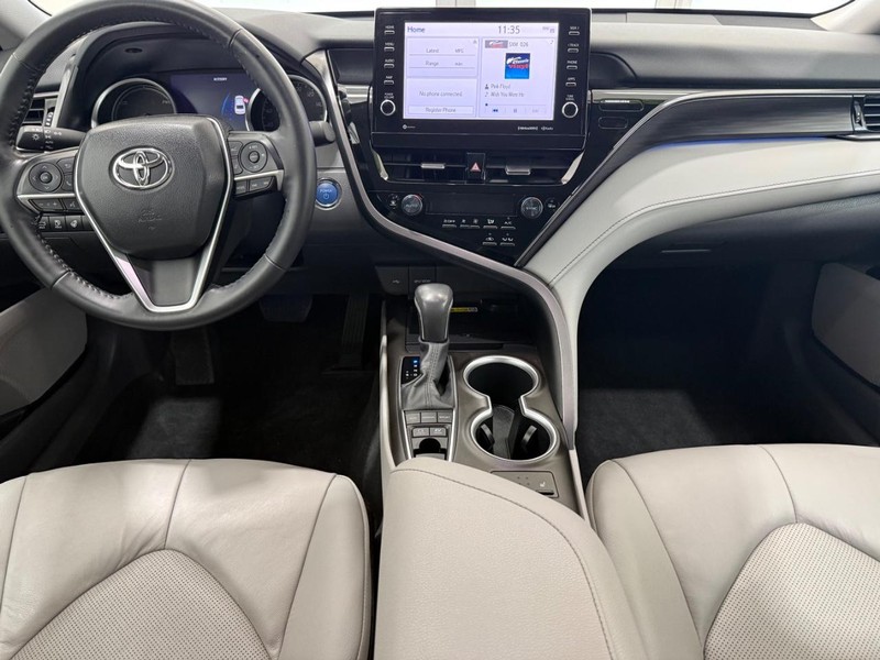 Toyota Camry Vehicle Image 9