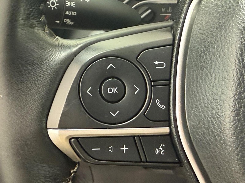 Toyota Camry Vehicle Image 14