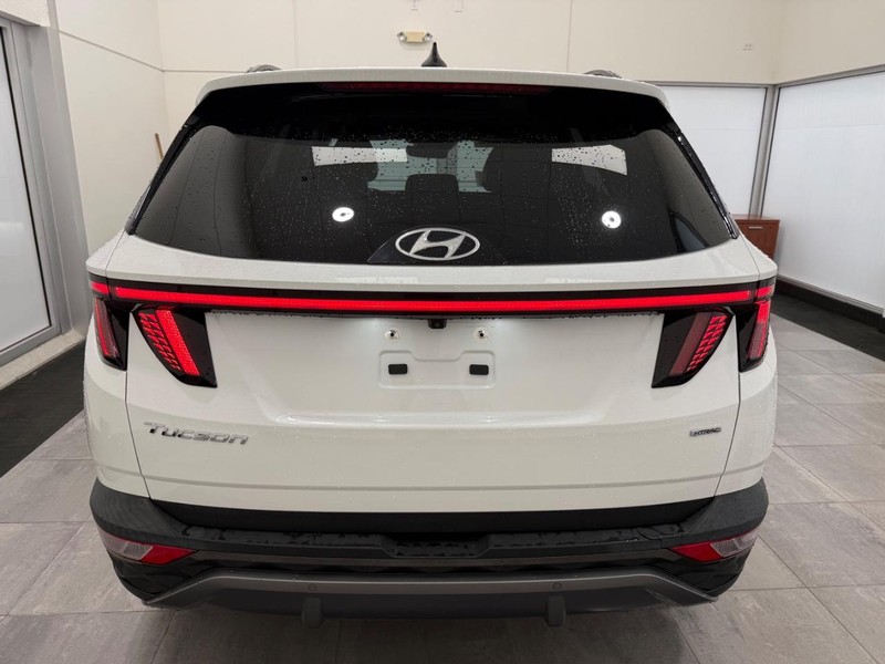 Hyundai Tucson Vehicle Image 3