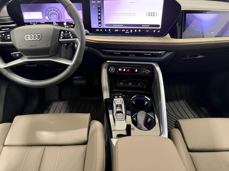 Audi Q5 Vehicle Image 5