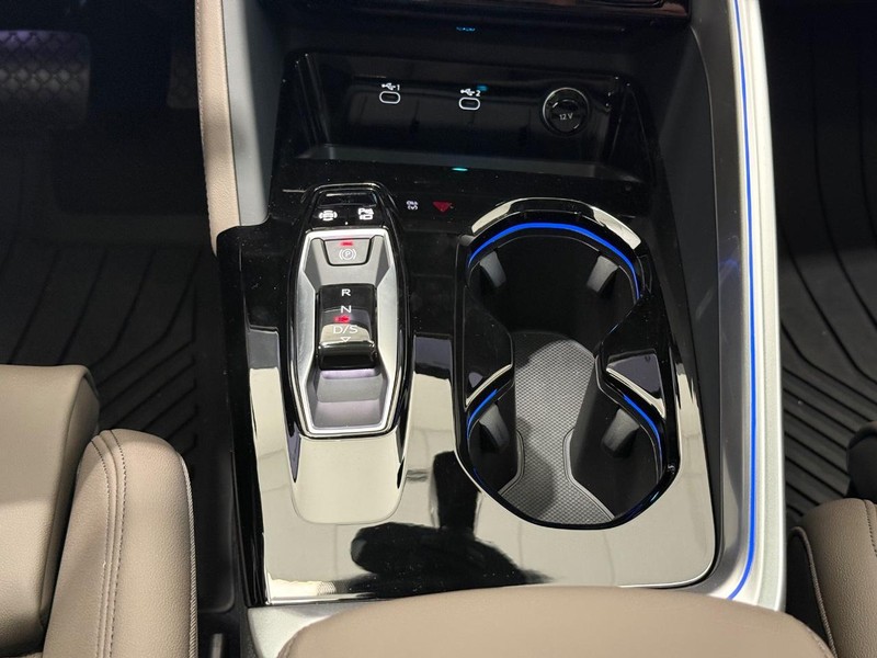 Audi Q5 Vehicle Image 7