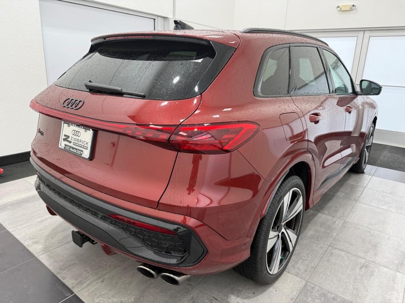 Audi SQ5 Vehicle Image 2