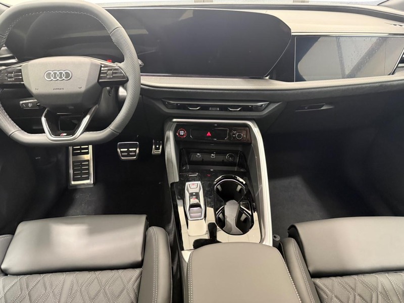 Audi SQ5 Vehicle Image 5