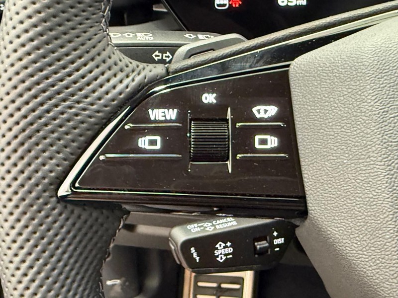 Audi SQ5 Vehicle Image 9