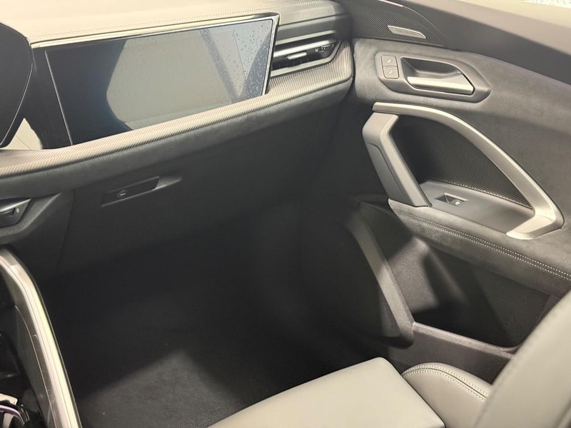 Audi SQ5 Vehicle Image 10