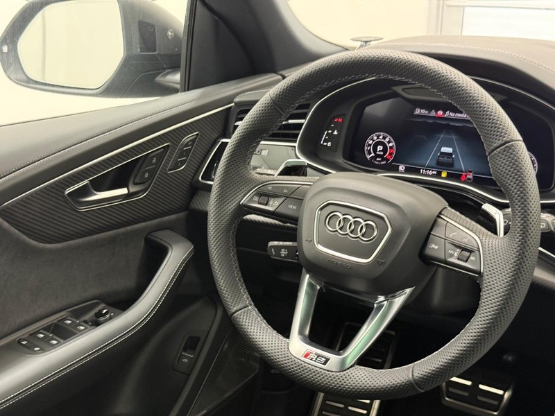 Audi RS Q8 Vehicle Image 8