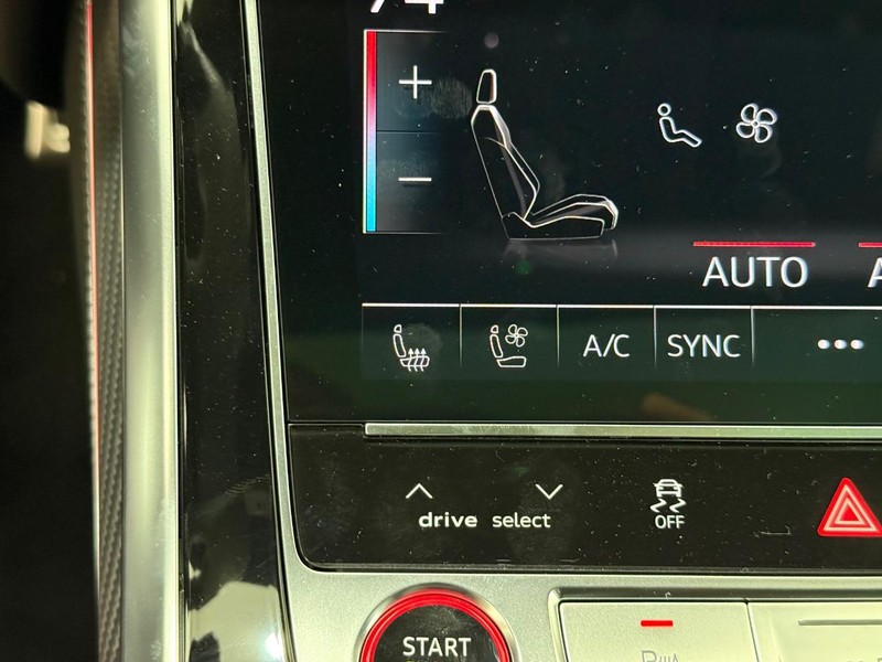 Audi RS Q8 Vehicle Image 14