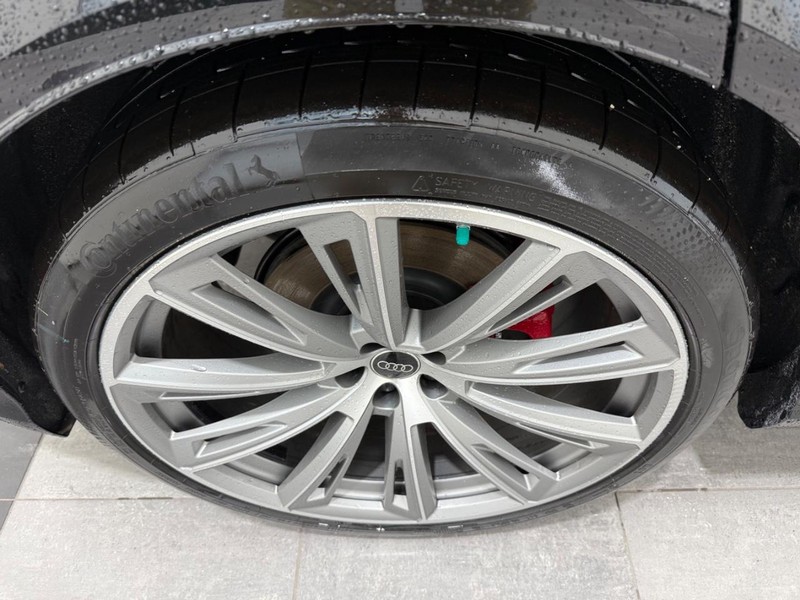 Audi Q8 Vehicle Image 3