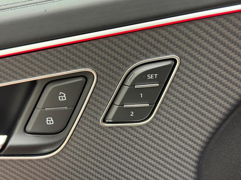 Audi Q8 Vehicle Image 10