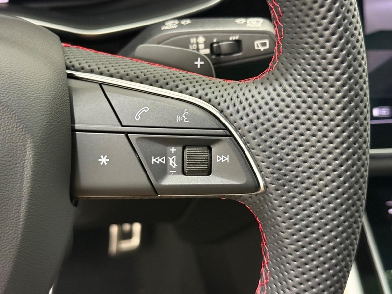 Audi Q8 Vehicle Image 12