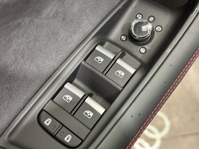 Audi Q8 Vehicle Image 15