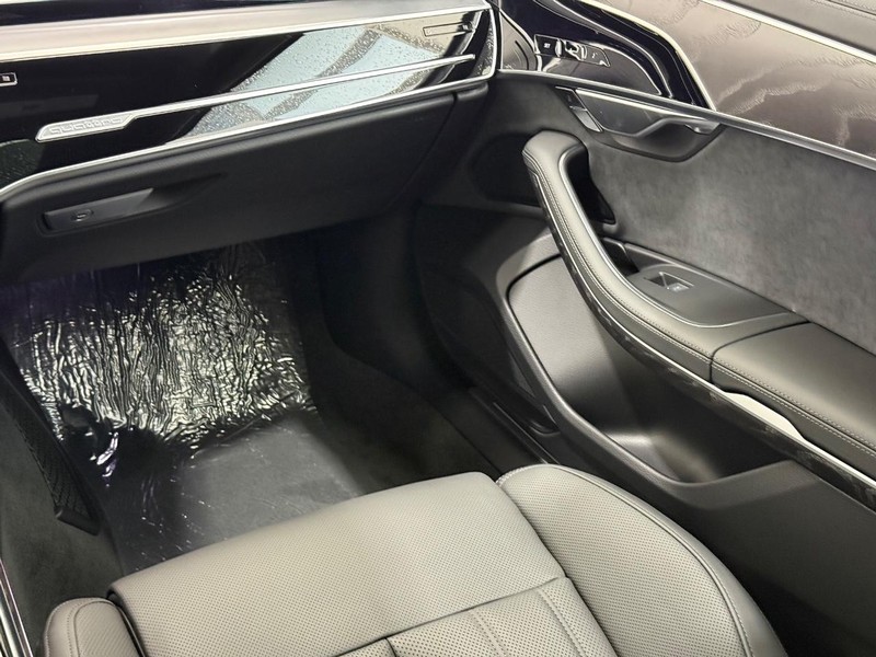 Audi A8 Vehicle Image 10