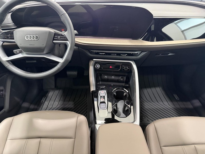 Audi Q5 Vehicle Image 5