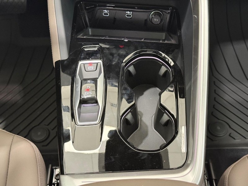Audi Q5 Vehicle Image 7