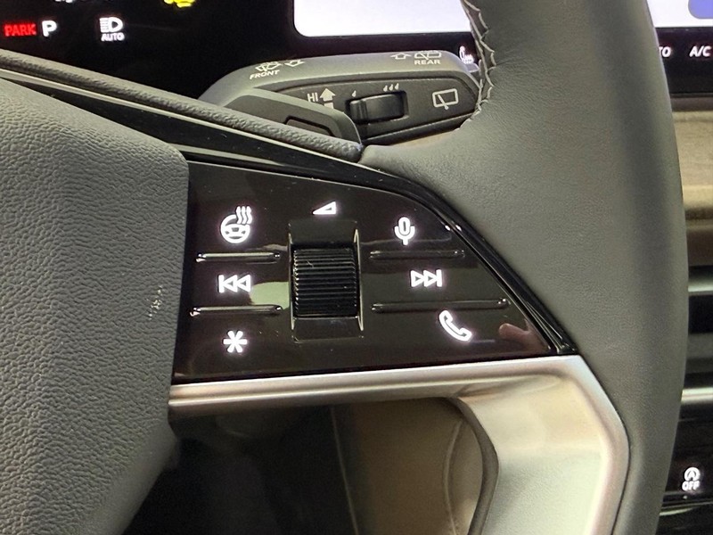 Audi Q5 Vehicle Image 11