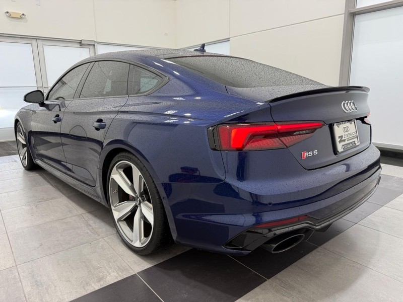 Audi RS 5 Sportback Vehicle Full-screen Gallery Image 04