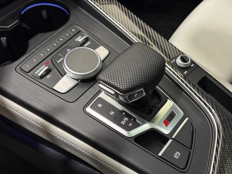 Audi RS 5 Sportback Vehicle Full-screen Gallery Image 19