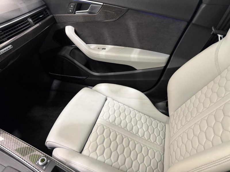 Audi RS 5 Sportback Vehicle Full-screen Gallery Image 20