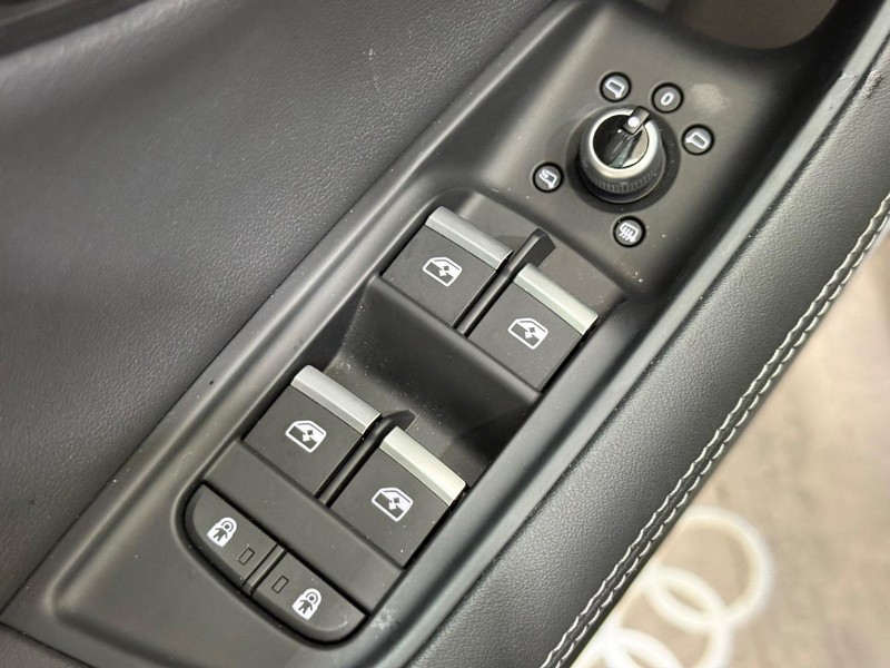 Audi Q7 Vehicle Full-screen Gallery Image 20