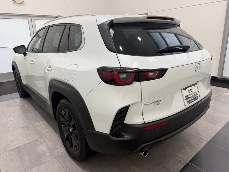 Mazda CX-50 Vehicle Image 4
