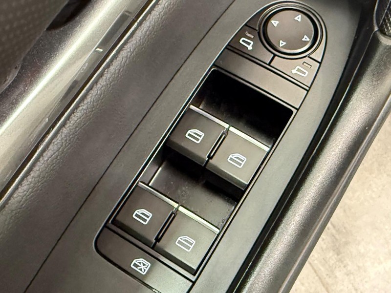 Mazda CX-50 Vehicle Image 18