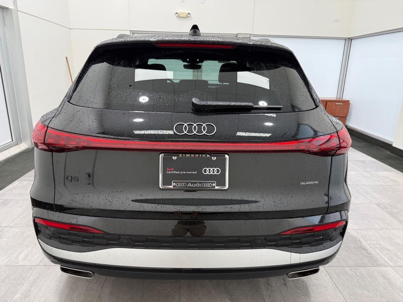 Audi Q5 Vehicle Full-screen Gallery Image 03