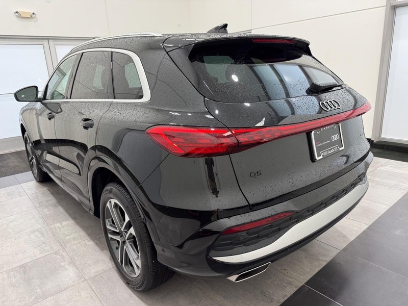 Audi Q5 Vehicle Full-screen Gallery Image 05