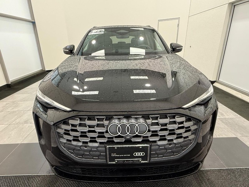 Audi Q5 Vehicle Full-screen Gallery Image 07