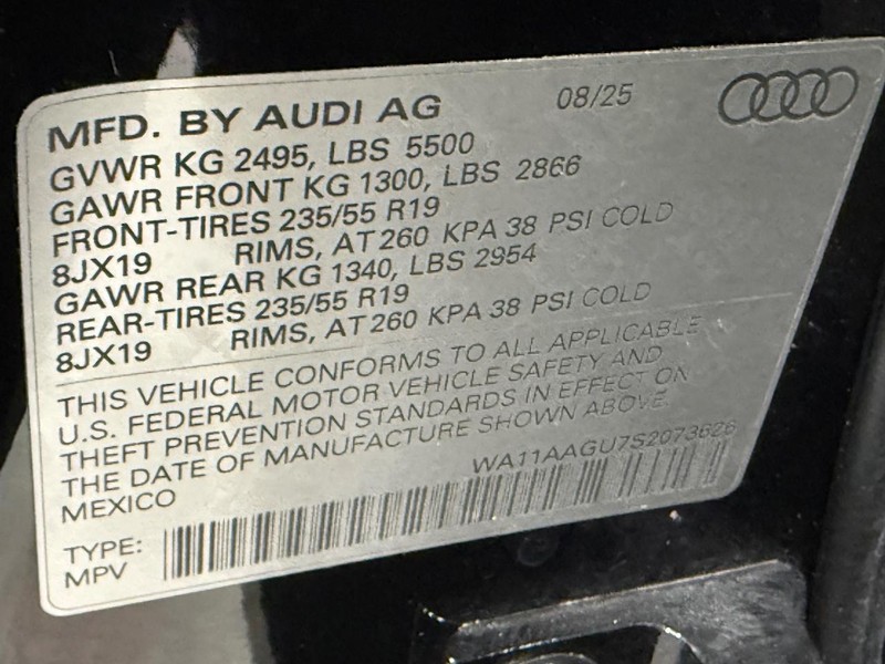 Audi Q5 Vehicle Full-screen Gallery Image 20