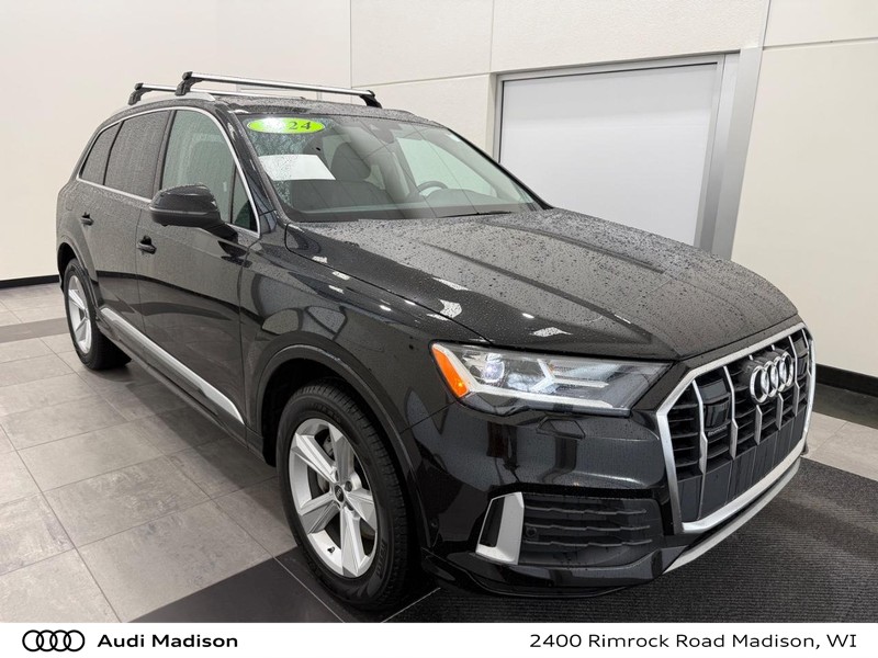 Audi Q7 Vehicle Full-screen Gallery Image 01