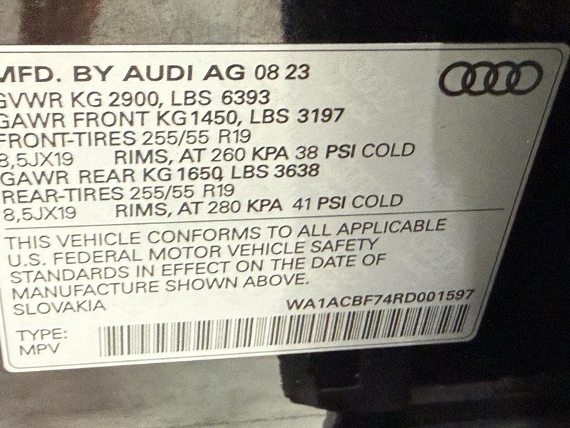 Audi Q7 Vehicle Full-screen Gallery Image 22