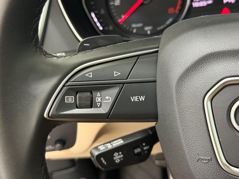 Audi Q5 Vehicle Full-screen Gallery Image 15
