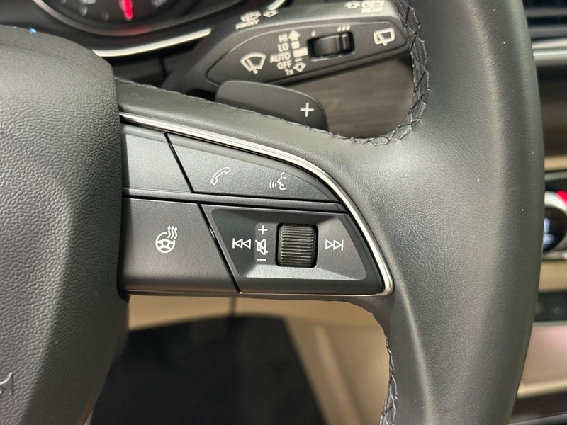 Audi Q5 Vehicle Full-screen Gallery Image 16
