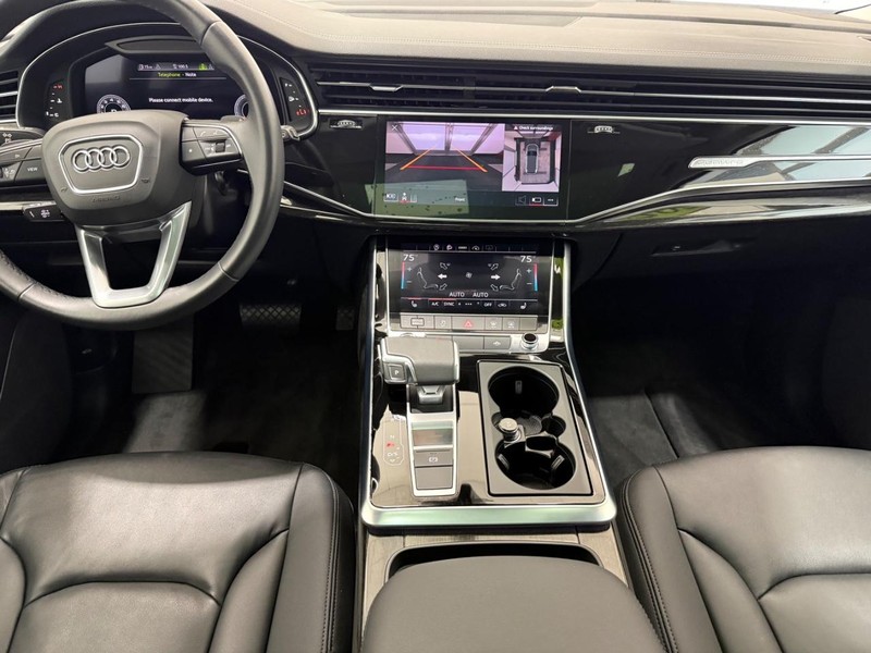 Audi Q7 Vehicle Full-screen Gallery Image 08