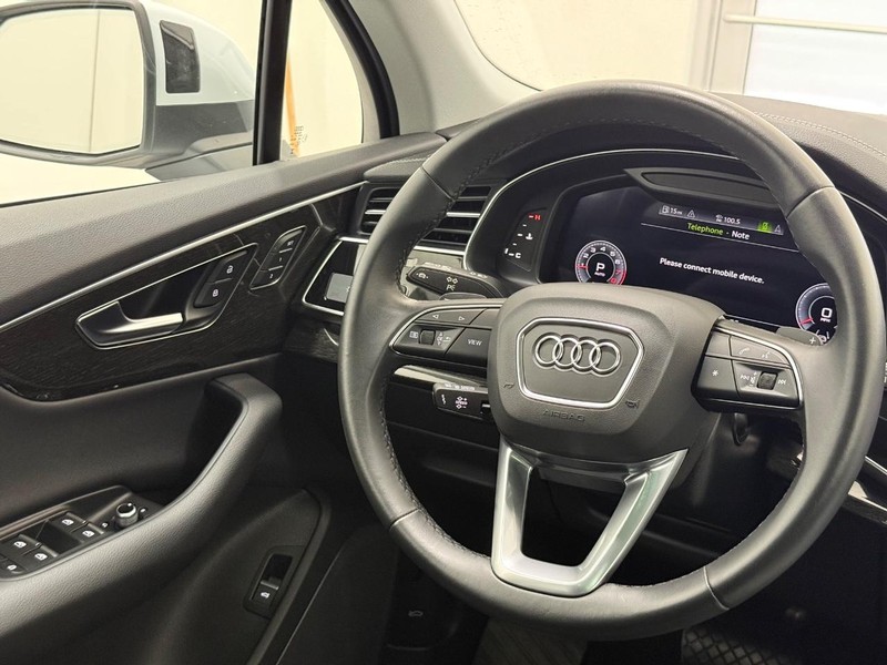 Audi Q7 Vehicle Full-screen Gallery Image 11