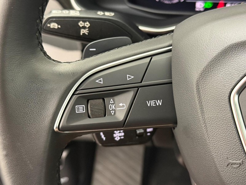 Audi Q7 Vehicle Full-screen Gallery Image 14