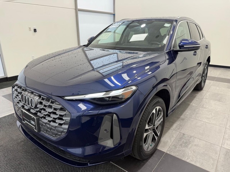 Audi Q5 Vehicle Full-screen Gallery Image 06