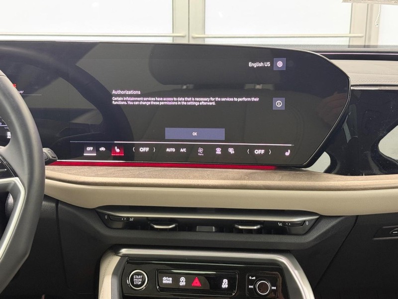 Audi Q5 Vehicle Full-screen Gallery Image 10