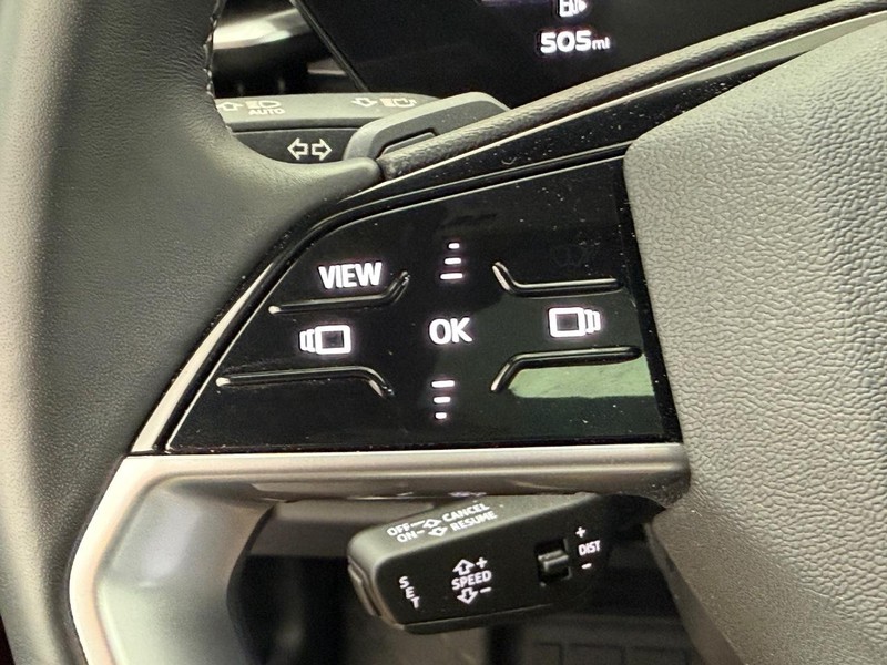Audi Q5 Vehicle Full-screen Gallery Image 13