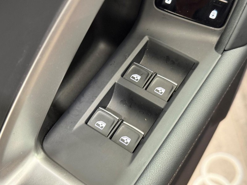 Audi Q5 Vehicle Full-screen Gallery Image 20