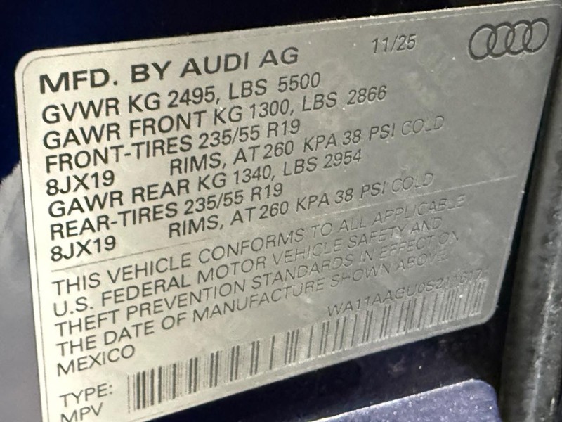 Audi Q5 Vehicle Full-screen Gallery Image 20